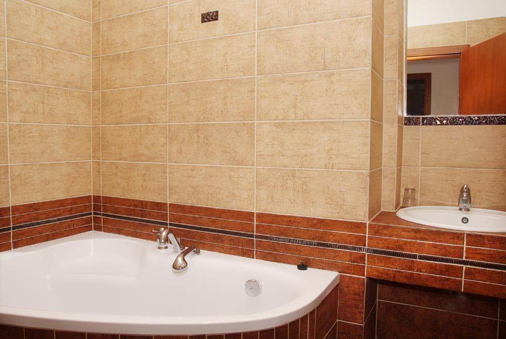 טפליצה Saraya Wellness & Penzion מראה חיצוני תמונה
